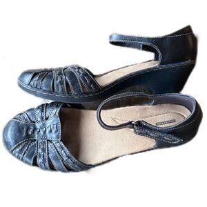 Clarks Wendy Estate black like new leather shoes